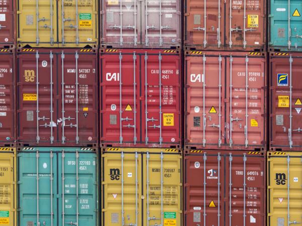Image of shipping containers 